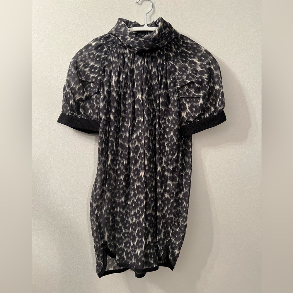 Marc Jacobs Leopard Print Short Sleeve Blouse with back zip, size 8